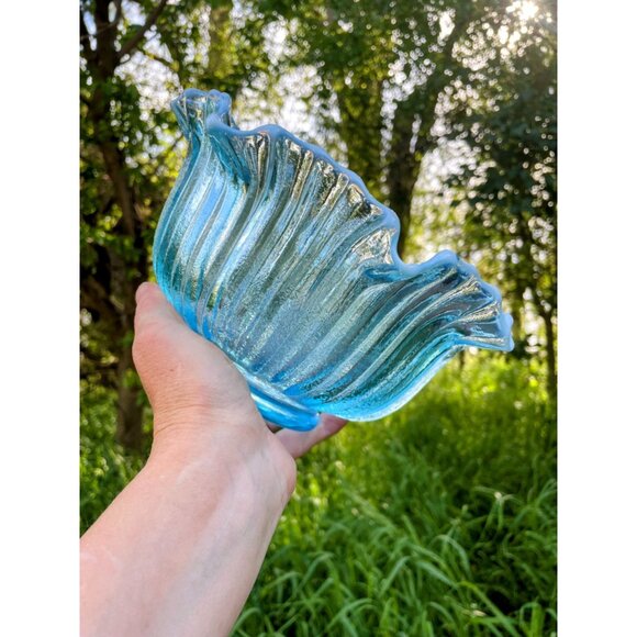 Vintage MCM Opalescent Blue Ribbed Ruffled Art Glass Bowl - Picture 5 of 16